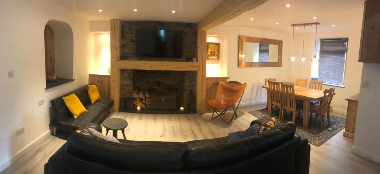 Clydach Cottages 拉内利 外观 照片