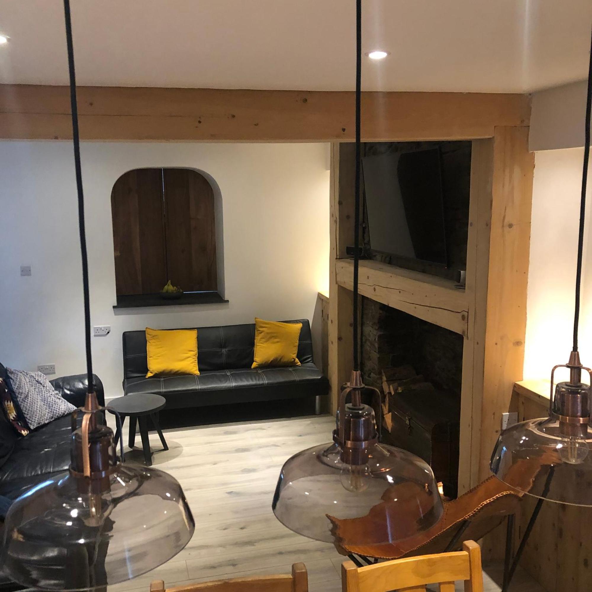 Clydach Cottages 拉内利 外观 照片