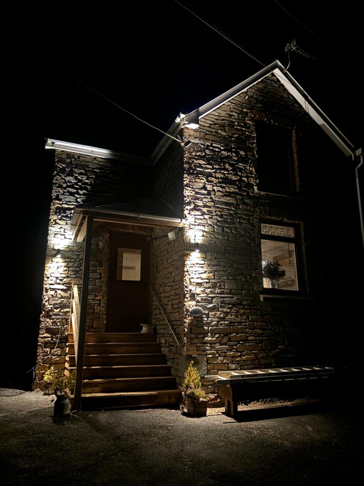 Clydach Cottages 拉内利 外观 照片
